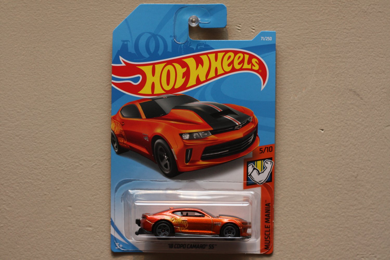 Hot Wheels 2019 Muscle Mania '18 COPO Camaro SS (orange)