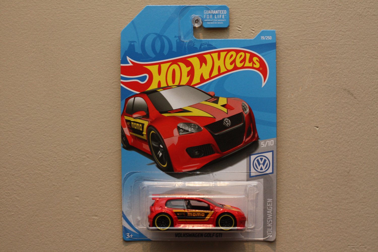 Hot Wheels 2019 Volkswagen Volkswagen Golf GTI (red) (SEE CONDITION)