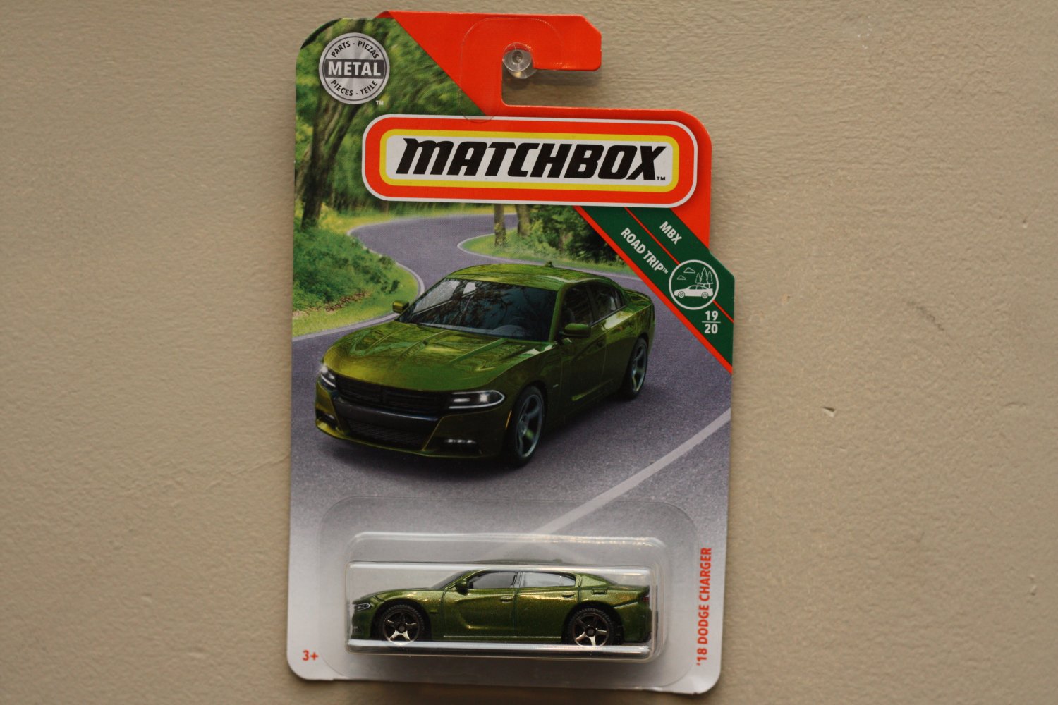 Matchbox 2019 MBX Road Trip '18 Dodge Charger (green)