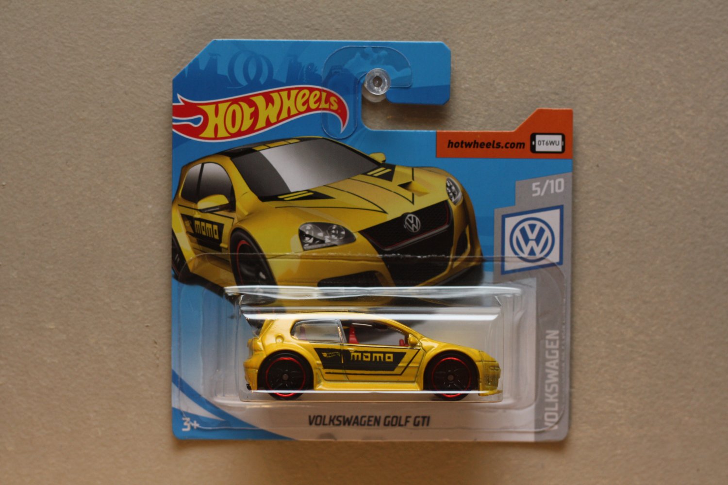 Hot Wheels 2019 Volkswagen Volkswagen Golf GTI (yellow)