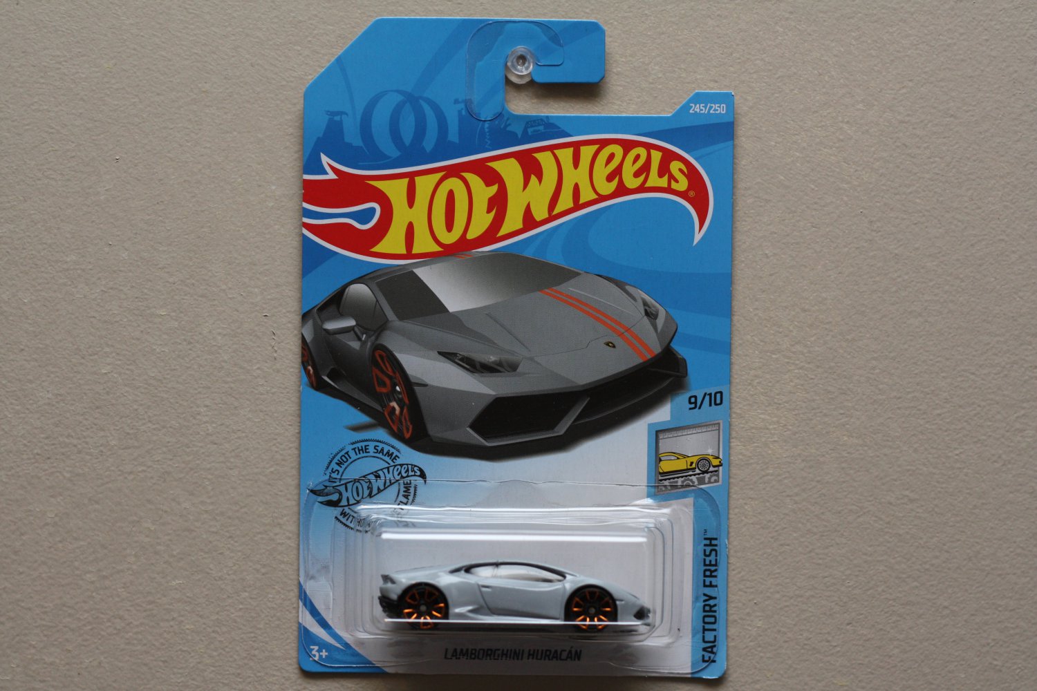 Hot Wheels 2019 Factory Fresh Lamborghini Huracan (grey)