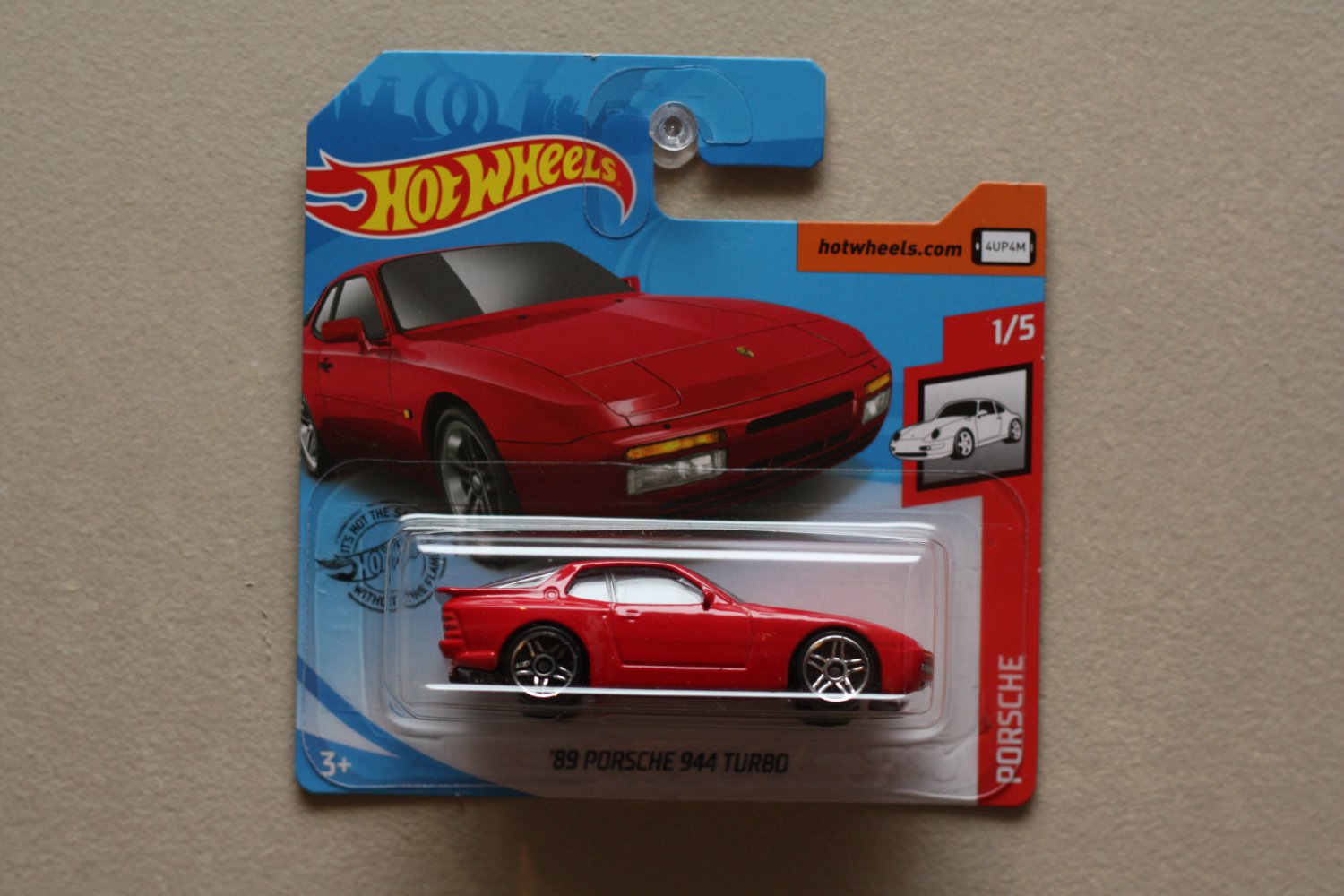 Hot Wheels 2020 Porsche Series '89 Porsche 944 Turbo (red)