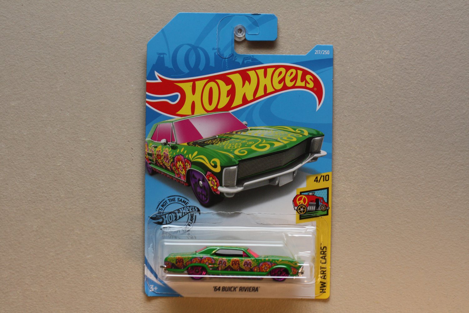 Hot Wheels 2019 HW Art Cars '64 Buick Riviera (green)