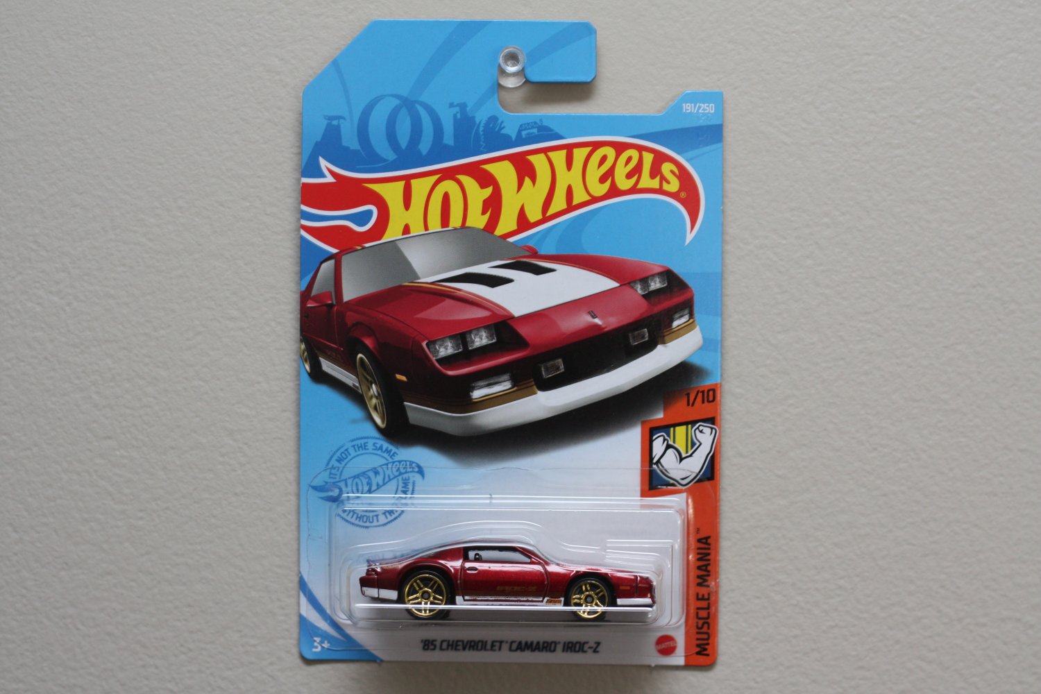 Hot Wheels 2021 Muscle Mania '85 Chevrolet Camaro IROC-Z (red)
