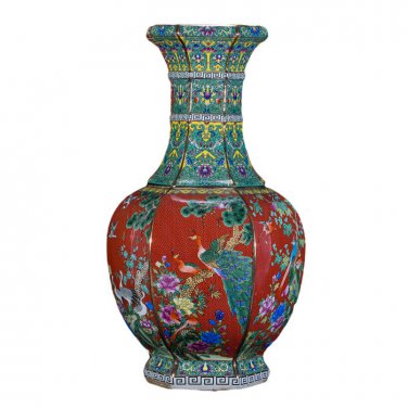 Qing dynasty qian long red enamel pastel ceramic vases and ornaments
