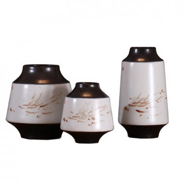 Jingdezhen three-piece ceramic vases and ornaments for flowers