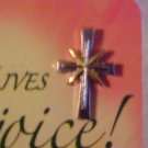 BRAND NEW ON CARD SILVER & GOLD TONE CRUCIFIX HAT PIN