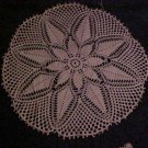 VINTAGE NEW NEVER USED BEAUTIFUL HAND MADE INTRICATE 25" IVORY FLOWER DOILY