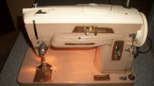 SINGER RED "S" Sewing Machine 403A SLANT Industrial WOW
