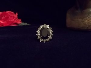 LADIES BLACK COCKTAIL RING SIZE 6.5