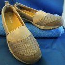 EASY SPIRIT SIZE 9M BEIGE SLIP ON COMFORT SHOES NEW NEVER WORN