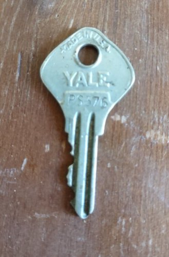 Vintage Key Yale & Towne Mfg. Co. Padlock Key PS376