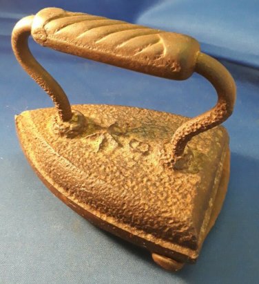 Antique 6lb Sunburst Star SAD Iron and Howell Trivet, Geneva Illinois