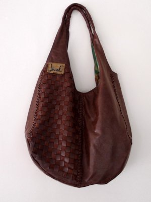 Bella leather bag hand made in Bali by ELF.