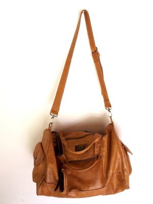 Soho fab little traveling leather bag hand made in Bali by ELF.