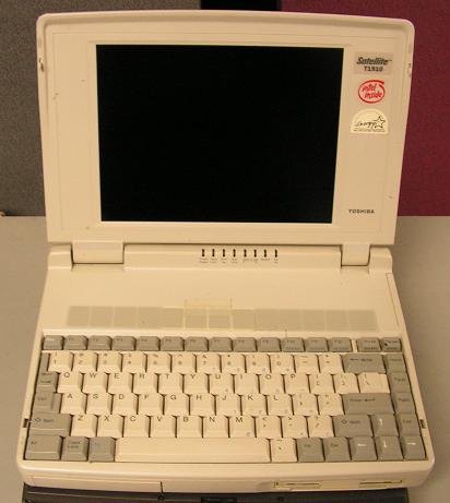 Toshiba T1910 Vintage Laptop – Ordinateur Portable Pour Pièces, Non Testé, NOT TESTED