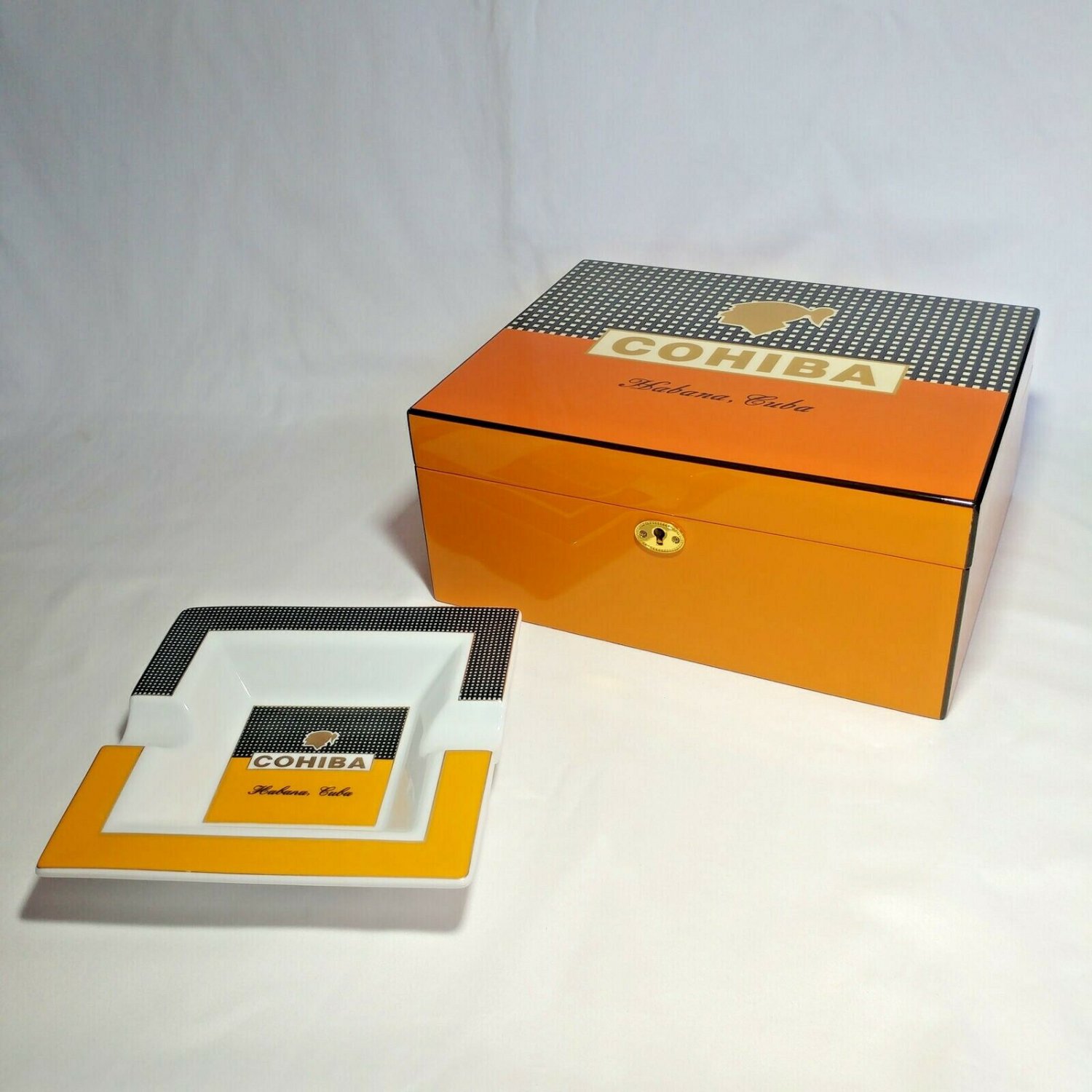 50-Count Humidor & Square Cigar Ashtray