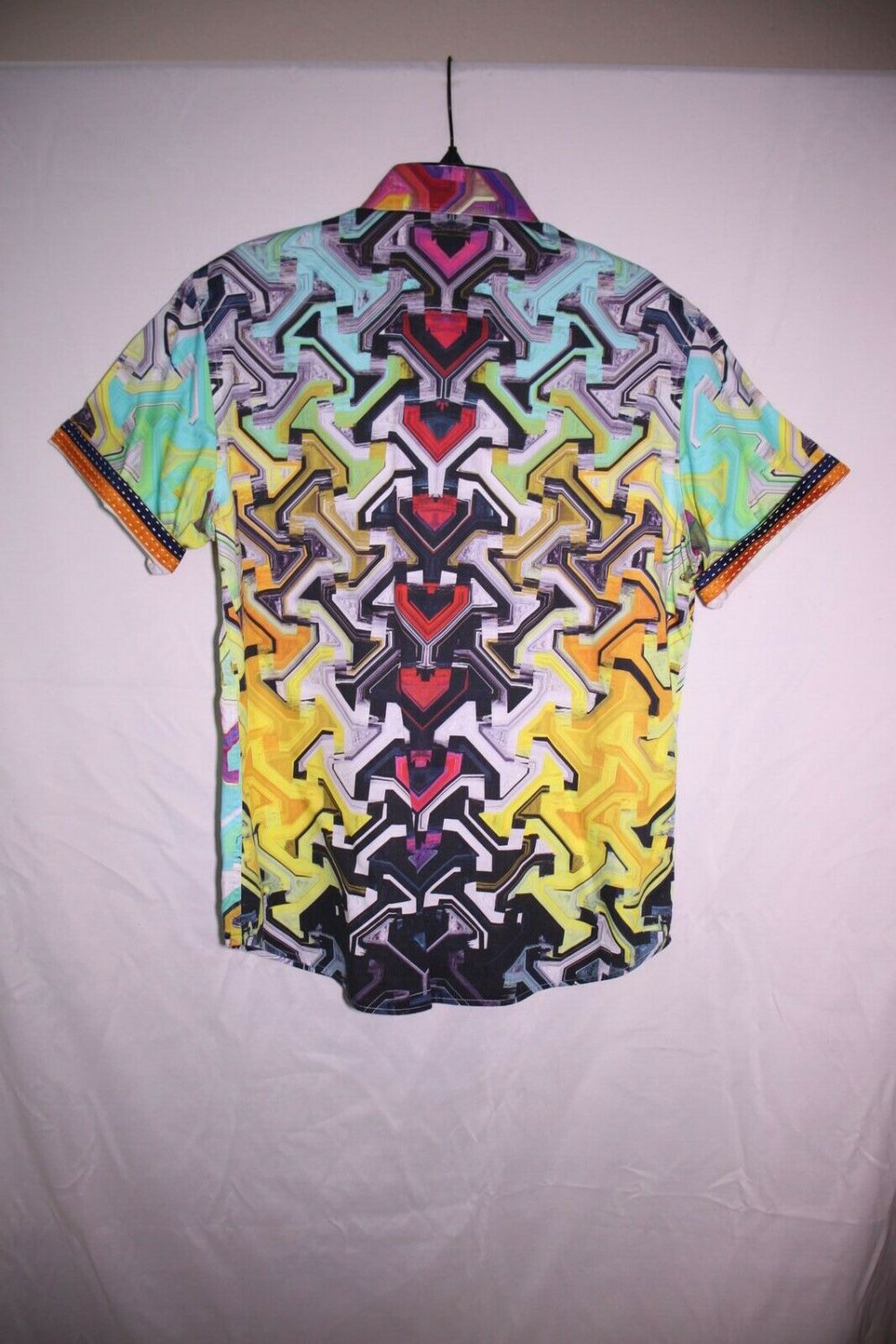Robert Graham - Colorful Short  Sleeve | Size: Medium