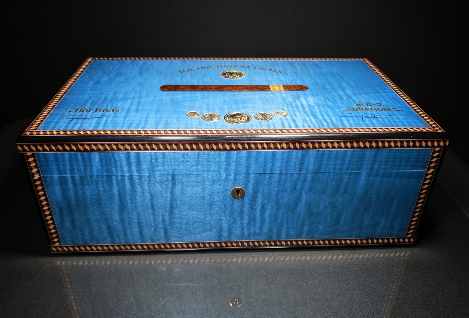 Elie Bleu Medals Blue Sycamore Humidor 120 ct