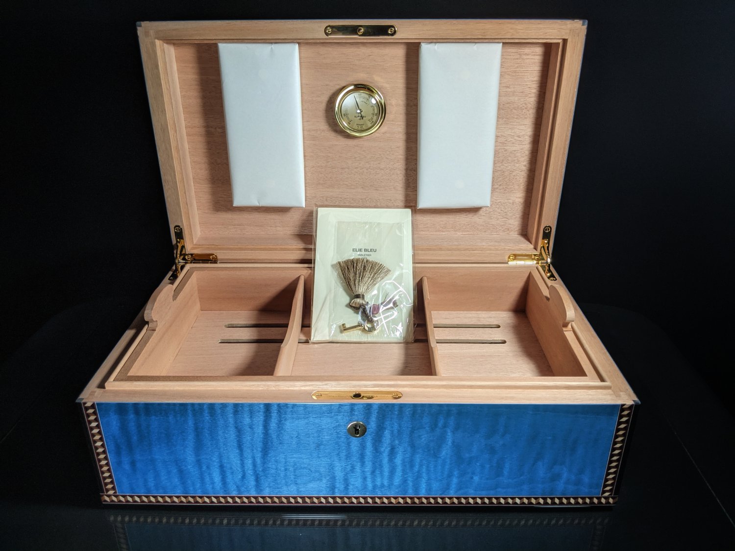 Elie Bleu Medals Blue Sycamore Humidor 120 Count