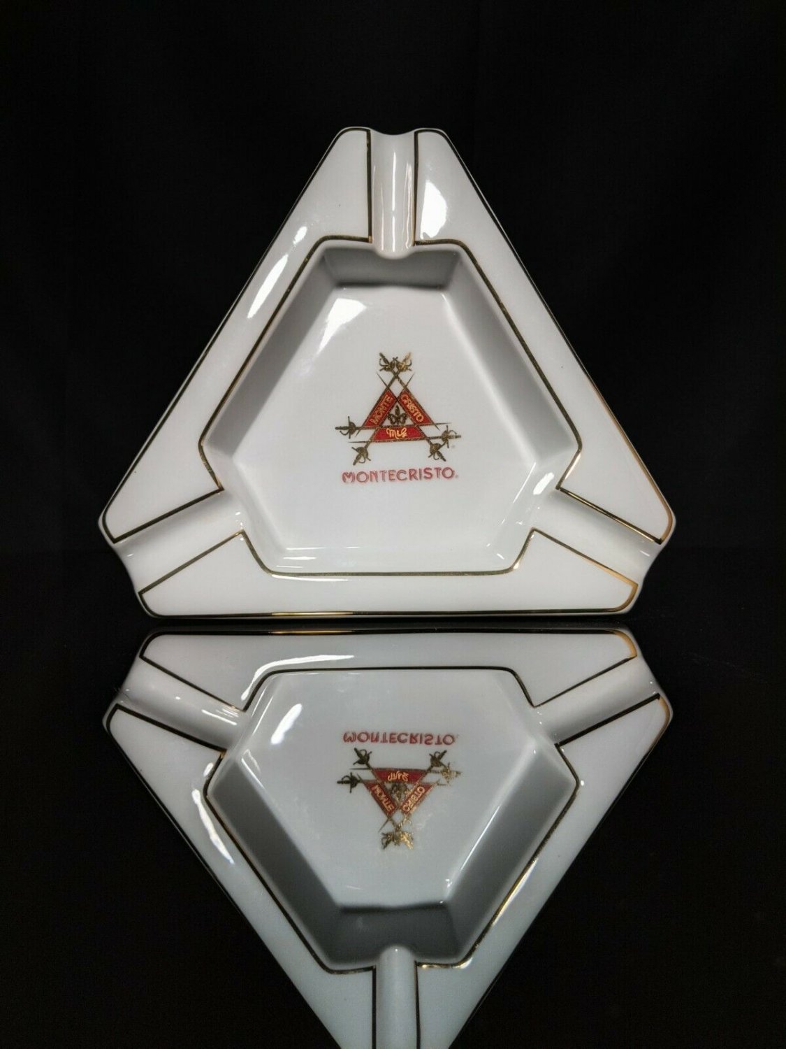 Montecristo ceramic ashtray 8.75" x 2"