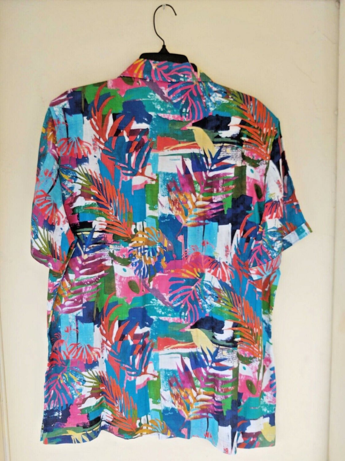 Robert Graham Himalayas  Short-Sleeve Abstract-Jungle Classic Fit Shirt