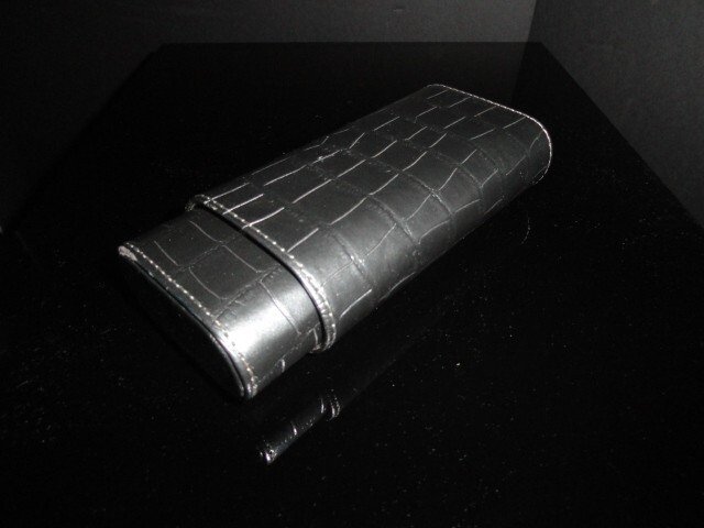 Grey Leather Croc Pattern Cigar Carrying Case 6.5" L Showroom Display