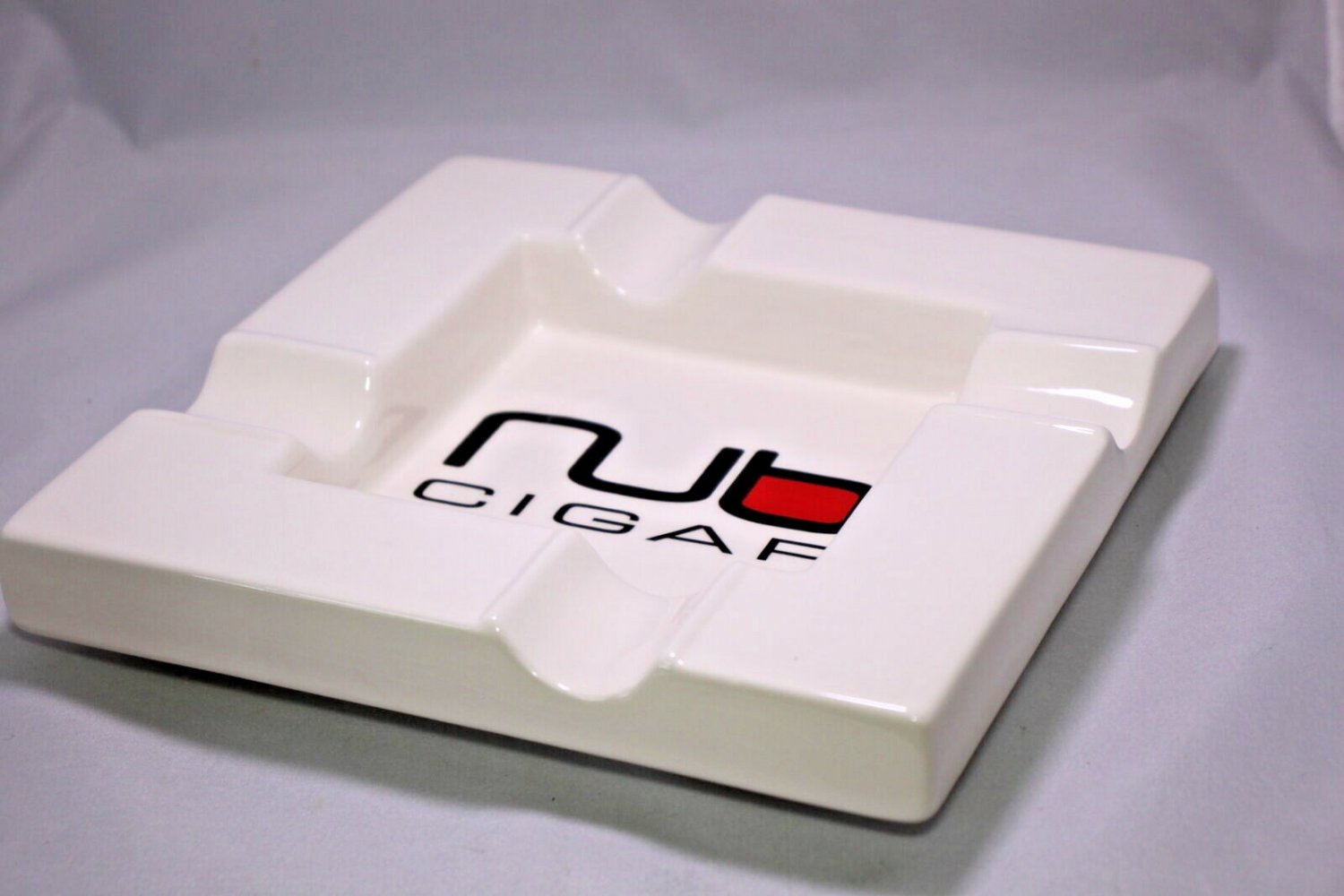 Nub Square 4-Finger Ashtray