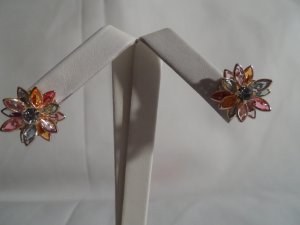 18 kt Gold Rhinstone Stud Earrings