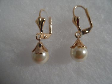 18 kt Gold with Pearl Drop Earrings