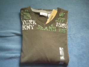Men's DKNY sweater Size L