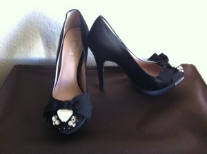 Glint Dina Pumps Black Satin 6M Super Cute