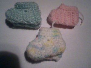 Newborn hand crochet baby booties for girl