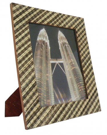 Hand-crafted Natural Cocostick Zebra Picture Frame Two-ways (8"&Atilde;�10" or 10"x8") With Stand