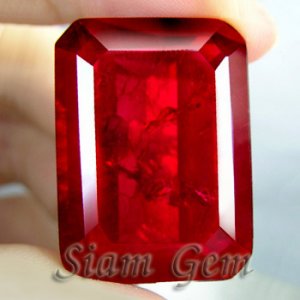 28.9ct. STUNNING BIXBITE RED EMERALD CUT LOOSE GEM
