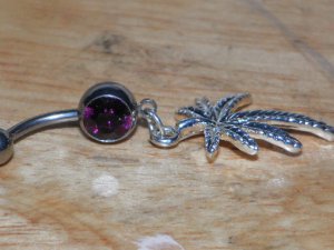 Pot Leaf Dangle In Purple Navel 163