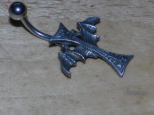 Goth Cross Batwings Navel 320