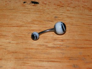 Black/White Eye Split Ball Navel 663