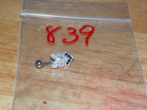 Down Arrow Black & White Navel 839