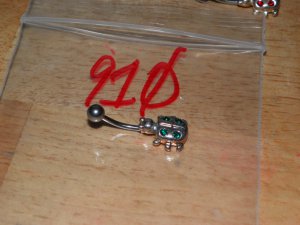 Ladybug Green CZ Navel 910