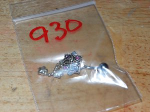 Square Pink with Charms Navel 930