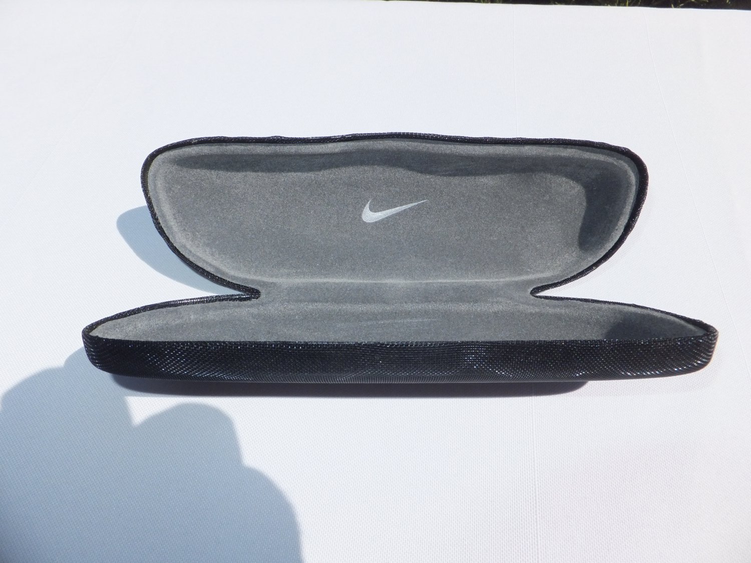 NIKE Black Mesh Hard Shell Glasses Case MINT CONDITION ★