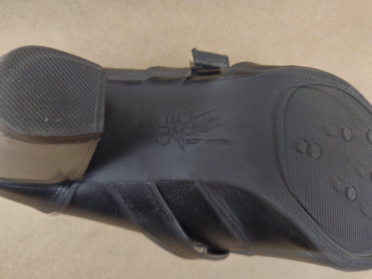 Life Stride Black Leather Pumps Heels