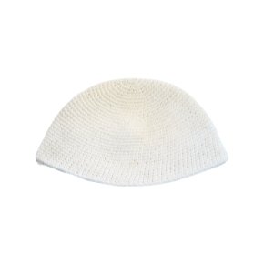 22 centimeter white Freak Kippah with Loose Knitting