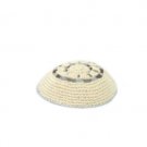 16 cm knitted kippah in white and silver