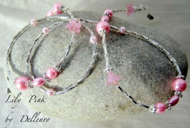 &acirc;�&laquo;LILY PINK&acirc;�&laquo; BEADED EYEGLASS GLASSES SPECTACLES CHAIN HOLDER CORD