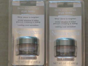 Neutrogena Skin Soothing Eye Tints - Petal Shimmer ( Pack for 2 pcs )