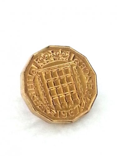 Pin Badge 3d Threepence Threepenny Bit. QE II 1967