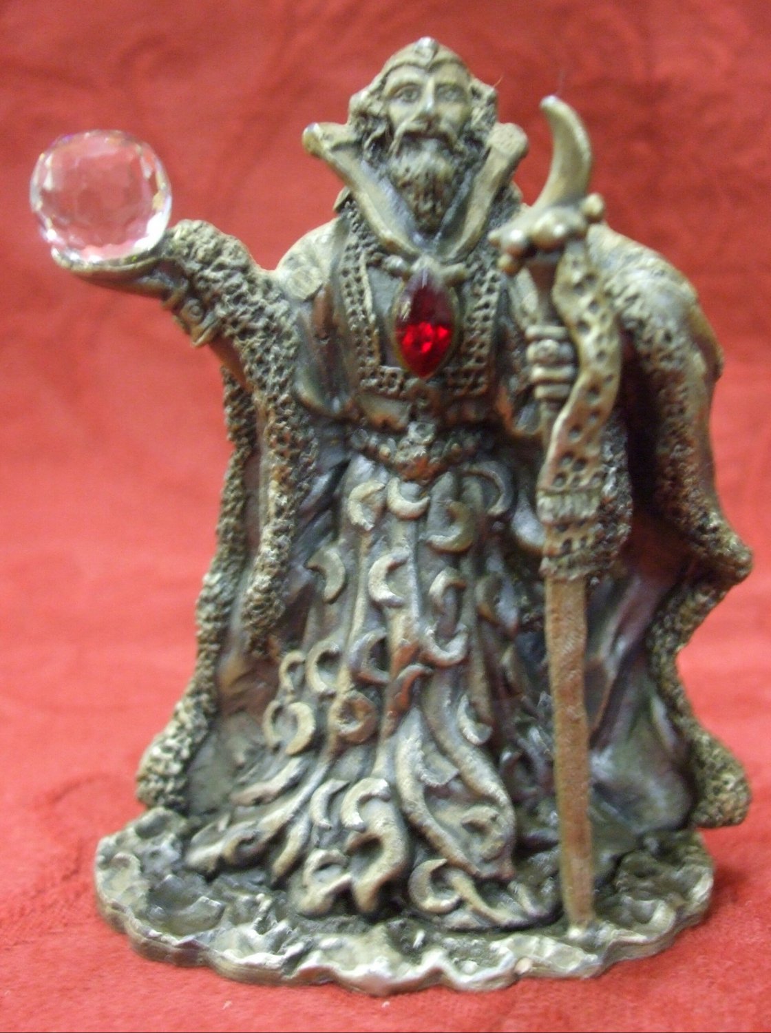 The Moon Wizard by Myth & Magic ( 8cm tall )