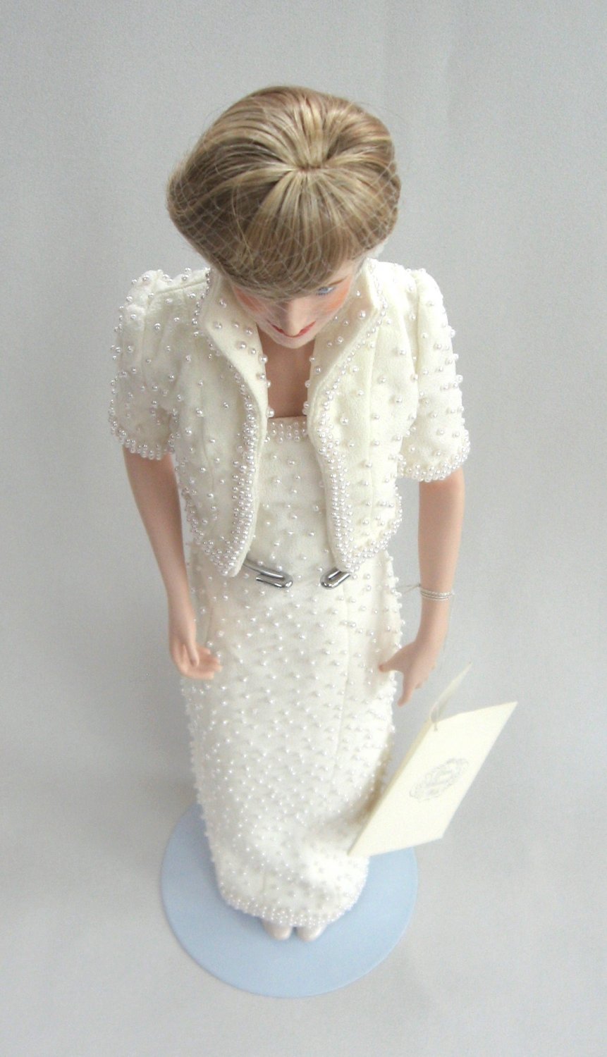 diana princess of wales a royal remembrance doll